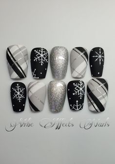 Nagel Stamping, Nails Board, Nail Art Noel, Plaid Nails, Winter Plaid, Winter Nail Art, Winter Nail Designs, Snowflake Christmas, Festival Nails