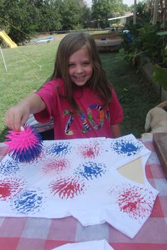 Fourth Of July Crafts For Kids, Ty Dye, 4th July Crafts, Tie Dye Crafts, July Ideas, Diy Tie, Fourth Of July Decor, July Fourth, July Decor