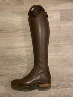 Salento brown boot with custom top in Malibu Moka. Please çall Amanda 424 263 5914 amanda@geegeeequine.com 8-10 weeks delivery time Brown Round Toe Riding Boots, Brown Snip Toe Riding Boots, Winter Riding Boots In Brown, Brown Riding Boots For Winter, Leather Sole Round Toe Boots For Shows, English Riding Boots, Horse Riding Boots, Custom Top, English Riding