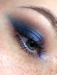 Black Blue Eye Makeup, Makeup To Compliment Blue Dress, Makeup Looks Navy Blue, Shimmery Blue Eyeshadow, Blue Silver Makeup Look, Colorful Inner Corner Makeup, Blue And White Eye Makeup, Blue Shimmer Makeup, Subtle Blue Makeup