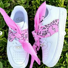 Women's Pink Bandana Custom Drip Creationz. Pink Bandana Shoes, Bandana Shoes, Nike Shoes Women Fashion, Pink Bandana, 90s Inspired Outfits, Pink Stuff, 90s 2000s, 90s Inspired, Nike Shoes Women