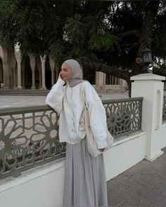 @sauf.etc on ig Hijabi Theme Park Outfit, Soft Hijabi Aesthetic, Hijabi Interview Outfit, Coquette Hijabi Outfits, Hijabi Airport Outfit, Hijabi Business Outfit, Simple Hijabi Outfits, Hijabi Outfits Aesthetic, Hijabi Fall Outfits