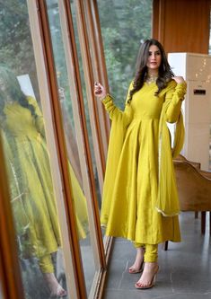 Plain Anarkali With Heavy Dupatta, Lemon Green Outfit, Green Dress Design, Yellow Dress Design, Plain Dress Designs, Lemon Green Color, Embellished Sleeves, Green Plain, Pakistani Dresses Casual