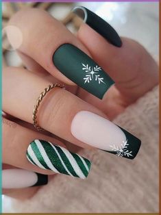 Embrace the enchanting allure of emerald green nails this winter and take your beauty look to the next level of glamor and sophistication! Christmas Nails Easy, Pink Gel, Nail Swag, New Year's Nails, Christmas Nail Designs, Christmas Nail