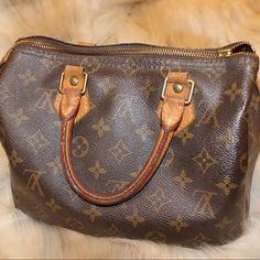 Louis Vuitton Monogram Speedy 25 100% Authentic Preloved Purchased Direct From Store Many Many Years Ago - No Receipt Used, Shows Signs Of Wear, Zipper Tag Came Off And Is Missing - All The Reasons For A Low Price Please Feel Free To Ask Any Questions Louis Vuitton Speedy 25 Monogram, Speedy 25, Bags Louis Vuitton, Louis Vuitton Brown, Louis Vuitton Speedy, Louis Vuitton Speedy Bag, Low Price, Louis Vuitton Bag, Louis Vuitton Monogram