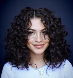 Natural Curly Hair Hairstyles, Mid Length Layered Haircuts, Shoulder Length Curly Hair, Layered Curls, Curly Hair Hairstyles, Natural Curly Hair