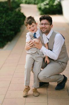 This retro style ring bearer suit consists of vest and pants in ivory and taupe / brown and orange checkered cotton fabric. Dapper and elegant, this wedding outfit for boys is ideal for ring bearers, but also family photos, concerts and performances etc. Hand-tailored by us in our fashion design studio, our outfits are available for gentlemen of any age and size.  Matching outfit for father is available made-to-measure - please convo us! ■ This listing is for 2 items: vest and trousers  ■ MADE TO ORDER: to make it will take up to 5-7 business days from the payment date. If your order is URGENT - please contact us before purchasing! ■ 100% handmade with care and love ■ Made of premium quality cotton-based suiting fabric made in Italy ■ Vest and pants' pockets lined with beautiful natural li Boys Ring, Ring Bearer Suit, Ring Bearer Boy, Wedding Outfit For Boys, Suit For Wedding, Elegant Suit, Vest And Pants, Fashion Designer Studio, Bearer Outfit