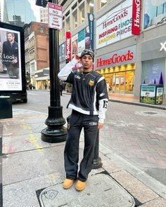 Fits Inspiration Men, New York Fits Men, Creative Mens Fashion, Swaggy Outfits For Men, Streetwear Inspo Men, 90s Black Men Fashion, Y2k Fashion Men