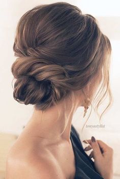 Low Bun Hairstyles, Penteado Cabelo Curto, Formal Hairstyles, Winter Hairstyles, Wedding Hair And Makeup, Bride Hairstyles, Hair Dos, Bridesmaid Hair