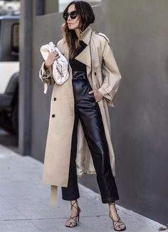 Beige Scale – The Camel Coats We’ll Wear With Everything – Editorialist #camelcoats #wintercoats Trench Coat Outfit Spring, Spring Coat Outfit, Trench Outfit, Oversize Coat, Leather Pants Outfit, Trench Coat Outfit, Beige Trench Coat, Denim Trench Coat, Trench Coat Style