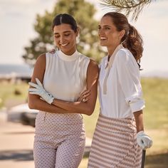 Luxury Women’s Golf Apparel | Resort to Sport | A. PUTNAM Women Golf Attire, Golf Aesthetics, Travel Blazer, Golf Attire Women, Womens Golf, Womens Golf Fashion, Wrap Skort, Resort Outfit, Golf Attire