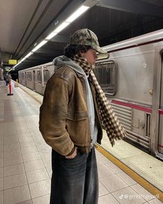 Relaxed Leather Jacket Outfit, Fall Fit Men, Fall Jackets 2024, Brown Leather Jacket Outfit Men, Men Leather Jacket Outfit, Brown Jacket Outfit Men, Boys Winter Outfits, Leather Jacket Styling, Brown Jacket Outfit