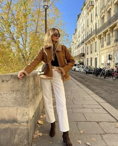 Paris Outfit Ideas Winter, Winter Parisian Style, Parisian Style Winter, Paris Winter Fashion, Europe Outfits Summer, Paris Outfit Ideas, September Outfits, London Outfits, Parisian Outfits