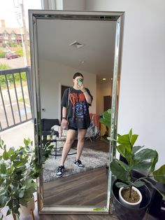 Midsize Friendly Outfits for Summer — Lauren Trivison - Midsize Fashion Blogger & Lifestyle Content Oversized Band Tee Outfits, Shopping Day Outfit, Band Tee Outfits, Bike Shorts Outfit, Oversized Band Tee, Friendly Outfits, Tee Outfits, Edgy Girls, Date Night Outfit Summer