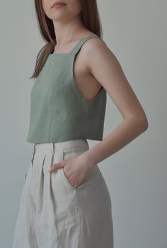 Work Outfits Frauen, Trousers Outfit, Outfit Short, Outfit Simple, Linen Crop Top, Outfit Top, Shirt Aesthetic, Linen Tank Top, Outfit White