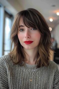 Side Bangs Bob, Long Bob With Fringe, Haircuts Trendy, Growing Out Bangs, Modern Bob, Bob Cuts, Romantic Updo, Bob Hairstyles For Thick, Classic Bob