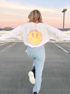 Trendy Crewneck, Oversized Crewneck, Cute Fits, Instagram Foto, Oversized Tee, Preppy Outfits, Front Design, Crop Tank, Good Day