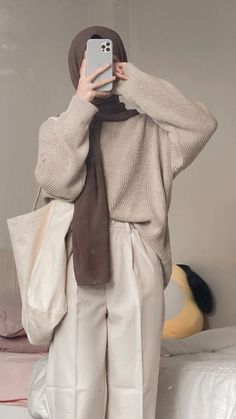 Hijab Fashion Outfits Casual, Muslimah Ootd Casual, Korean Casual Outfits Hijab, Hijabi Friendly Outfits Aesthetic, Outfit Inspo Hijab Friendly, Korean Hijab Fashion, Hijab Style Photo, Aesthetic Hijab Friendly Outfits, Cute Hijabi Dresses