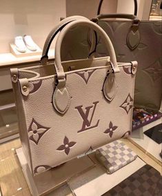 Tas Louis Vuitton, Dream Bag, Luxury Bags Collection, Cat Ideas, Designer Purses, Cute Handbags, Neue Outfits