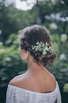 Wedding Hair Accessories for Bride Greenery Hair Comb | Etsy Wedding Flower Comb, Wedding Hairstyles And Makeup, Winter Wedding Hair