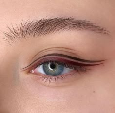 Colorful Eye Makeup Tutorial, Eyeliner Inspiration, Colorful Makeup Looks, Eyeshadow For Hooded Eyes, Teenager Makeup, Makeup Looks To Try, Amazing Halloween Makeup, Rave Makeup, Graphic Eyeliner