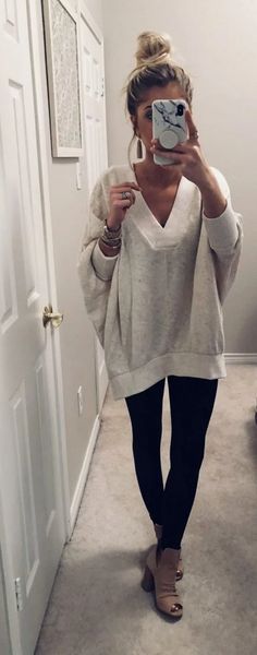 √95 Simple Stunning Fall Outfits Ideas You Have To See #fashionoutfits #falloutfits #stunningfalloutfits | andro.com Diy Outfits, Best Of Fashion Week, Ideas Clothes, Quoi Porter, Winter Leggings, Work Outfits Women, Outfits Casual, Ladies Dress Design