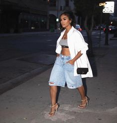 Tom Ford Shorts, Outfit Inspo Elegant, Side Belt, All Jeans, Instagram Life, Cute Simple Outfits, Keep It Simple, Lookbook Outfits, Spring Summer Outfits