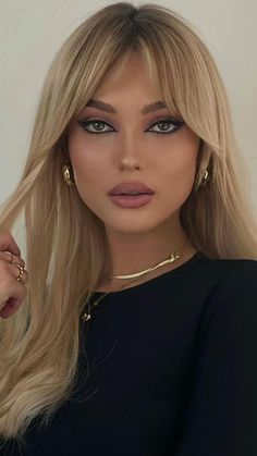 Hair Inspiration Bangs, Perfect Blonde Hair, Long Blonde Wig, Straight Blonde Hair, Bangs With Medium Hair, Blonde Hair Inspiration, Midlength Haircuts, Blonde Hair Looks, Hair Stylist Life