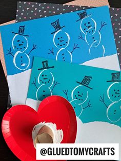 some paper plates with snowmen on them and the words gluetomycrafts