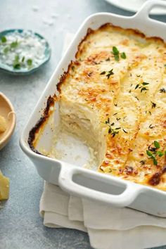 Pioneer Woman Scalloped Cabbage Scalloped Cabbage, Gordon Ramsay Dishes, Gordon Ramsey Recipes, Gordon Ramsay Recipe, Cabbage Recipe, Scalloped Potato Recipes, Scalloped Potatoes, Cabbage Recipes, Gordon Ramsay