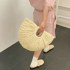 Weiyinxing Woven Straw Handbag Wooden Half-moon Portable Beach Bag Hol – weiyinxing Straw Bag Outfit, Retro Purse, Nurse Badge Holders, Bag Outfit, Straw Handbags, Wedding Bag, Elegant Red, Handbag Wallet, Handmade Holiday