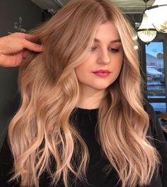 Gold Baylage Hair, Balayage Inspiration, Baylage Hair, Blonde Hair With Roots, Brown Henna, Strawberry Blonde Hair Color, Honey Blonde Hair, Long Hair Color, Strawberry Blonde Hair