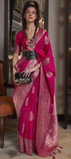 Pink and Majenta color Saree in Georgette fabric with Weaving work Rani Pink Saree, Sarees For Wedding, Georgette Material, Rani Pink, Traditional Saree, Half Sleeve Blouse, Ethnic Looks, Designer Sarees Online, Trendy Sarees