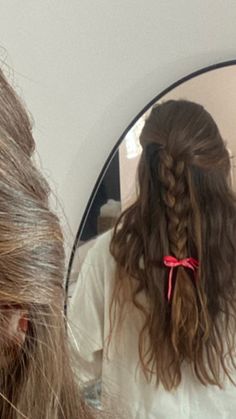 Hairstyles With A Ribbon, Simple Bow Hairstyles, Easy Hairstyles With Ribbon, Cute Hair Bow Hairstyles, Hairstyles With Mini Bows, Braid And Bow Hairstyles, Simple Messy Hairstyles, Small Bow Hairstyles, Hairstyles Mini Braids