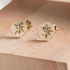 Starburst Earrings, Gold North Star Earrings, Dainty Stud Earrings, Minimalist Earrings, Delicate Earrings, Birthday Gift  New from Studio Magnifique : Gold Starburst Earrings ✔Thick layer of 14K solid gold on high quality 925K Silver (Gold Filled) ✔High durability ✔Handmade ✔Waterproof ✔One-year warranty against tarnishing ✔Beautiful design for you or for gift   Details: Dainty North Star Earrings Color: Gold and Rose Gold available Measurements: 10 mm by 10 mm  ♦All of our jewelries are nickel free and hypoallergenic.  ♦Each order will be packaged in a high quality jewelry box. Multiple orders will be sent in one package, please inform us if you need separate boxes. ♦Choose gift package in check out if it is a gift. Visit our store for other elegant options:  https://studiomagnifique.ets Gold Starburst, Starburst Earrings, Simple Stud Earrings, Dainty Studs, Star Earrings Stud, Small Earrings Studs, Gold Filled Earrings, Star Studs, Delicate Earrings