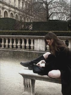 French Girl Aesthetic Winter, Cabin Aesthetic, Aesthetic Luxury, Alone Photography, Sports Aesthetic, Dark Romantic, Paris Aesthetic, Cute Couple Poses, Luxury Aesthetic