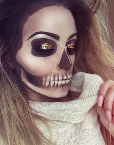 Skeleton Makeup Look for Halloween with a Pop of Glitter Halloween Caveira, Halloween Skeleton Makeup, Heart Pumpkin, Dog Makeup, Lash Kit, New Halloween Costumes, Skeleton Makeup, Halloween Makeup Ideas, Amazing Halloween Makeup