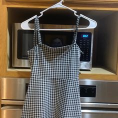 Gingham Dress With Flowy Skirt At Bottom H&m Brand, Dress H&m, Black And White Dress, Black N White Dress, Gingham Dress, Flowy Skirt, Brand Colors, Dresses Xs, Gingham