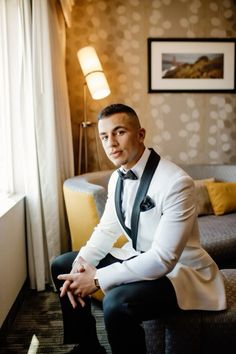 Men Getting Ready Wedding Photos, Men’s Getting Ready Photos, Groom Wedding Shoot, Groom Getting Ready Poses, Groom Details Photography, Wedding Getting Ready Pictures Groom, Grooms Getting Ready Photos, Guys Getting Ready Wedding Photos, Getting Ready Groom Photos