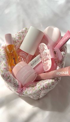 #girly #girlystuff #pink #pouch #aesthetic Girly Makeup Aesthetic, Girly Aesthetic, Pink Lifestyle Aesthetic, Girly Vibes, Pink Girly Aesthetic, Pink Girly Things Aesthetic, Girly Stuff, Pink Girly Things Princesses, Girly Items