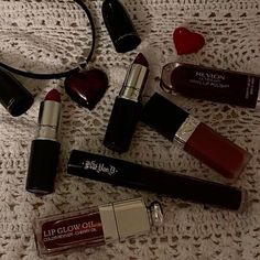 Dark Red Feminine, Mac Gloss, Red Feminine, Kraftangan Prasekolah, Vinyl Lips, Cherry Wine, Red Makeup, Black Makeup