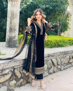 Velvet Pakistani Dress, Full Sleeves Top, Velvet Suit Design, Velvet Kurta, Ethereal Elegance, Trendy Outfits Indian, Floral Frocks, Velvet Dress Designs, Zari Embroidery