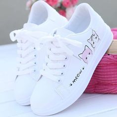 Kasut Nike, Gatto Carino, Cat Shoes, Women Casual Shoes, Printed Fashion, Shoes Cute, Sneakers Adidas, Casual Sneakers Women, Girly Shoes