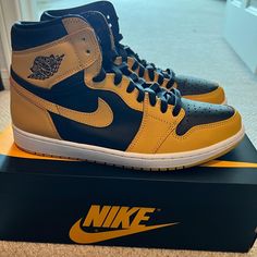 Jordan 1 Hi Black And Yellow - Pollen Sz 10.5 Worn 3x Max. Minimum Creasing And Wear Shoes Jordan 1, Shoes Jordan, Jordan Black, Black And Yellow, Jordans For Men, Jordan Shoes, Black N Yellow, Jordan 1, Athletic Shoes