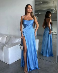 Brautjungfernkleider A Linie Wasserfallausschnitt Blaue Seide mit Schlitz Elegant Blue Bridesmaid Dresses, Bridal Party Blue Dresses, Blue Bridesmaid Dresses Satin, Blue Long Dresses, Cheap Long Bridesmaid Dresses, Sequin Bridesmaid, Bridesmaid Dresses Long Chiffon, Sequin Bridesmaid Dresses, Tulle Bridesmaid Dress