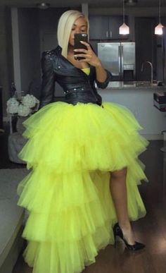 Sneakerball Party Outfits, Tulle Fashion, Edgy Fashion Chic, Tulle Skirt Dress, Outfit Inspiration Women, Skirt Inspiration, Effortlessly Chic Outfits