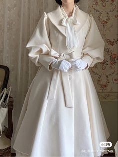 Soft Victorian Aesthetic Outfits, Rosy Cheeks Aesthetic, Old Time Clothes, Royalcore Outfit, Classical Clothes, Dress With Cloak, British Dress, Gaun Abad Pertengahan, Old Dress