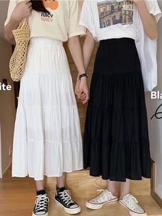 Chiffon Skirts, Preppy Mode, Skirts Vintage, Rock Outfit, Style Preppy, Empire Dress, Skirt Vintage, Mode Inspo, Chiffon Skirt