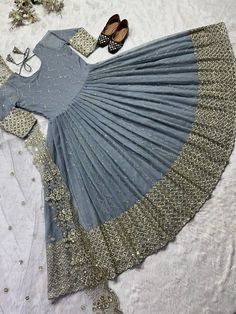 Flair Gown, Colour Outfit, Wedding Salwar Kameez, Bright Colored Outfits, Pakistani Party Wear Dresses, Grey Gown, Stylish Gown, Designer Anarkali Dresses, Georgette Gown