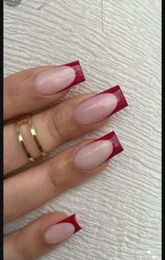 French Tip Acrylic Nails Holiday, Red Simple Nails Acrylic, Medium Red French Tip Nails, Red Nail With White French Tip, French Top Nail Ideas, Christmas Nails Inspo Square, Red Tip Square Nails, Basic Nail Designs Acrylic